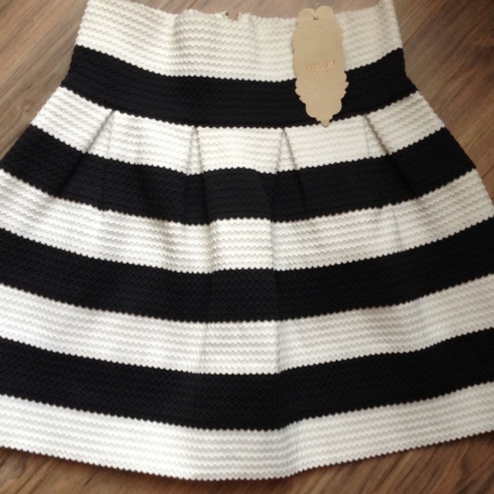 Neslay Designer A Line Striped Skirt L